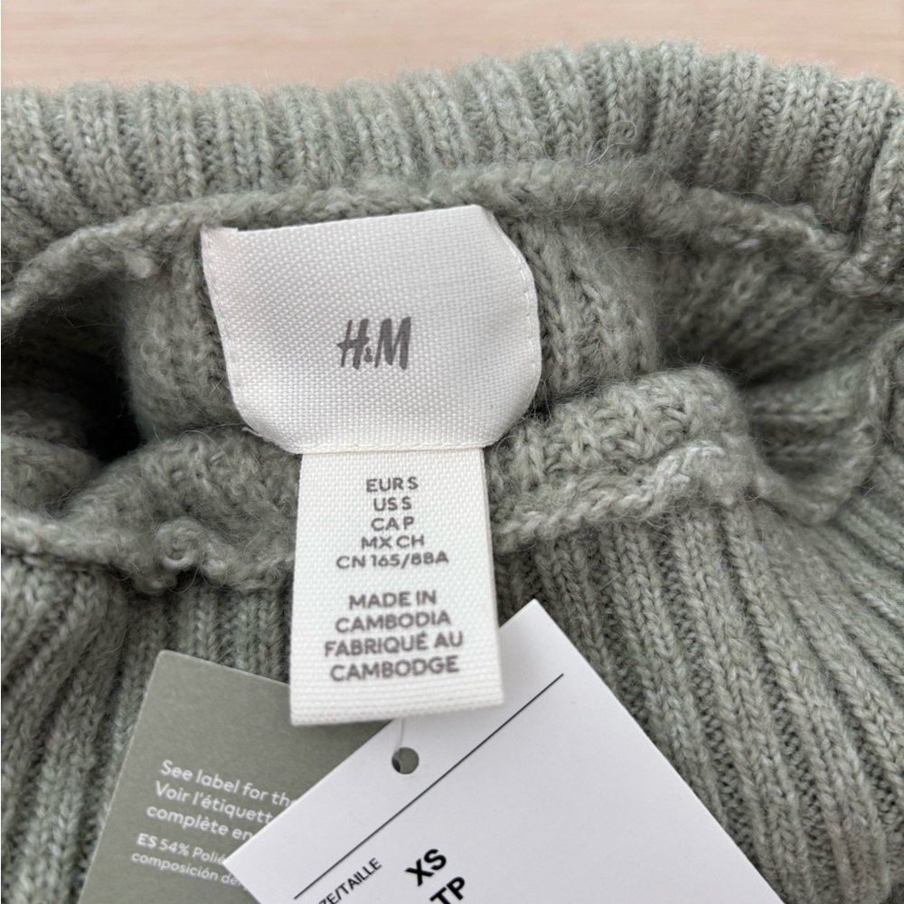 H&M Women's Cowl Neck Sweater in sage color Green - Picture 4 of 11